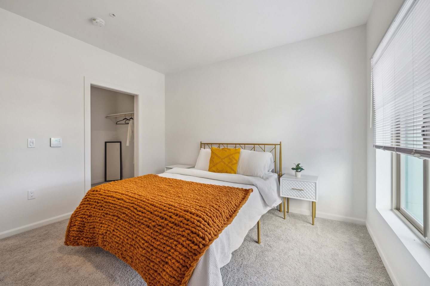 Pullman Modern Urban Apartments Image 18
