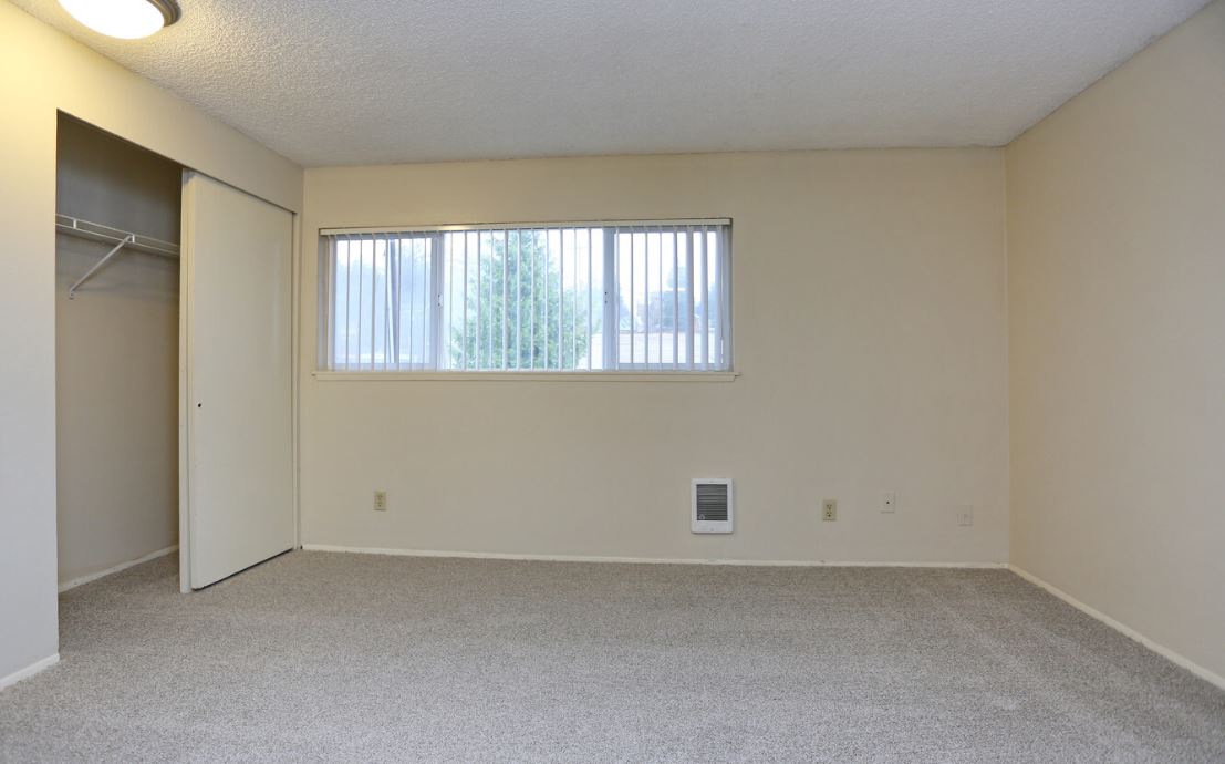 The Courtyard Apartment Homes Image 6