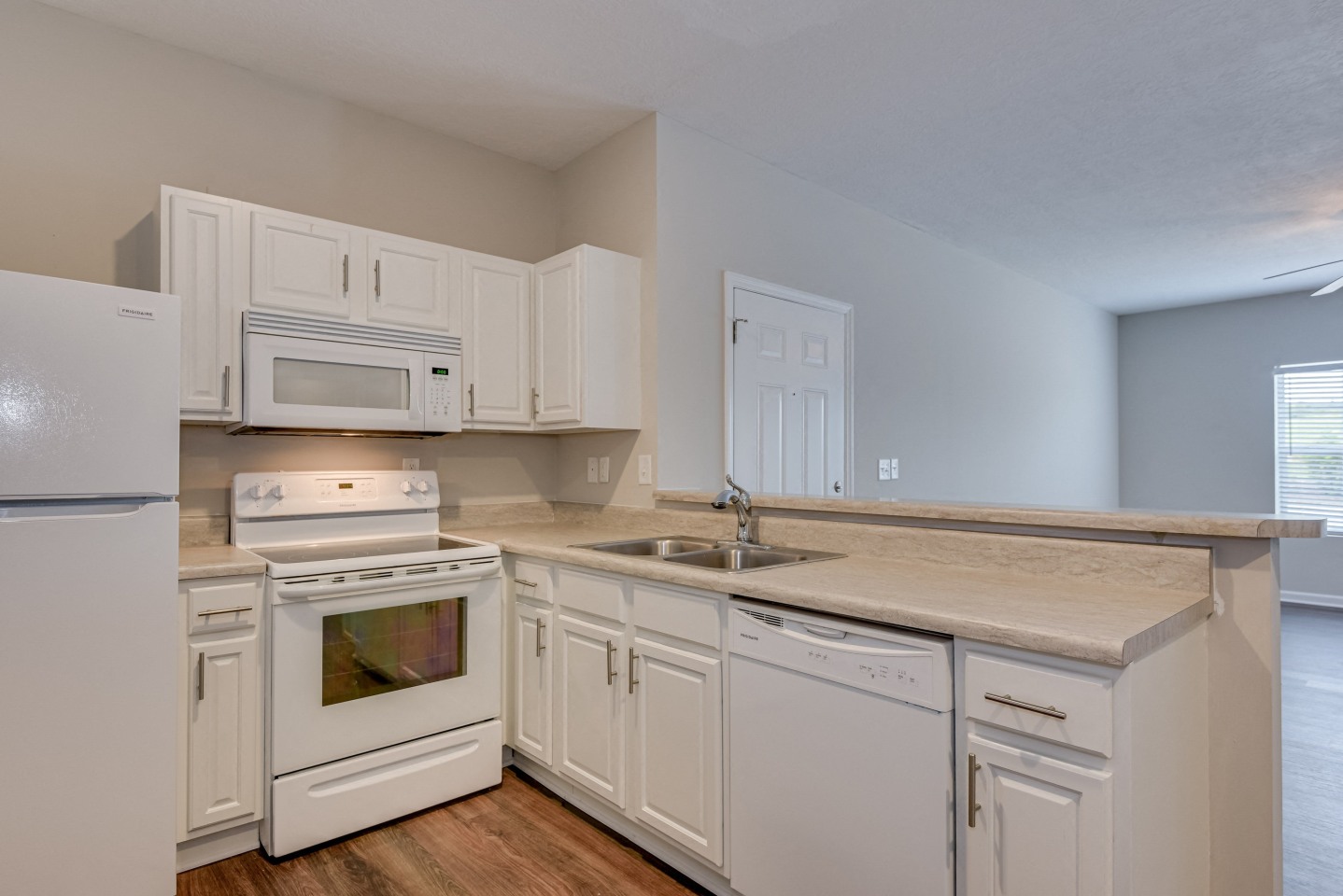 The Vista Apartments and Townhomes Image 16