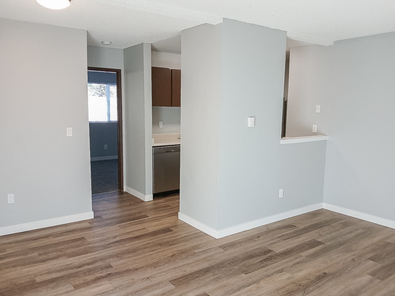 Phoenix Court Apartments Image 15