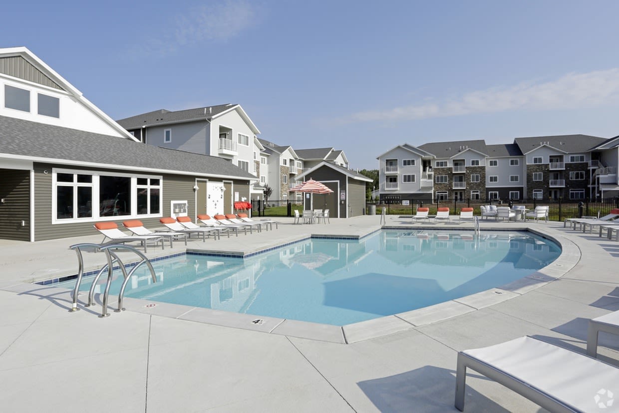 Piper Lakes Apartment Homes Image 16