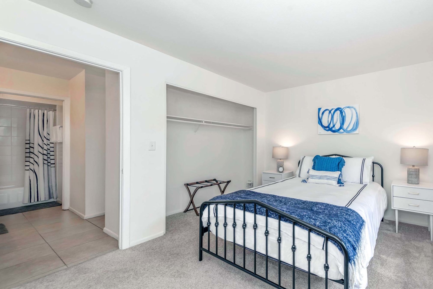 Barrington Lakes Apartments Image 15