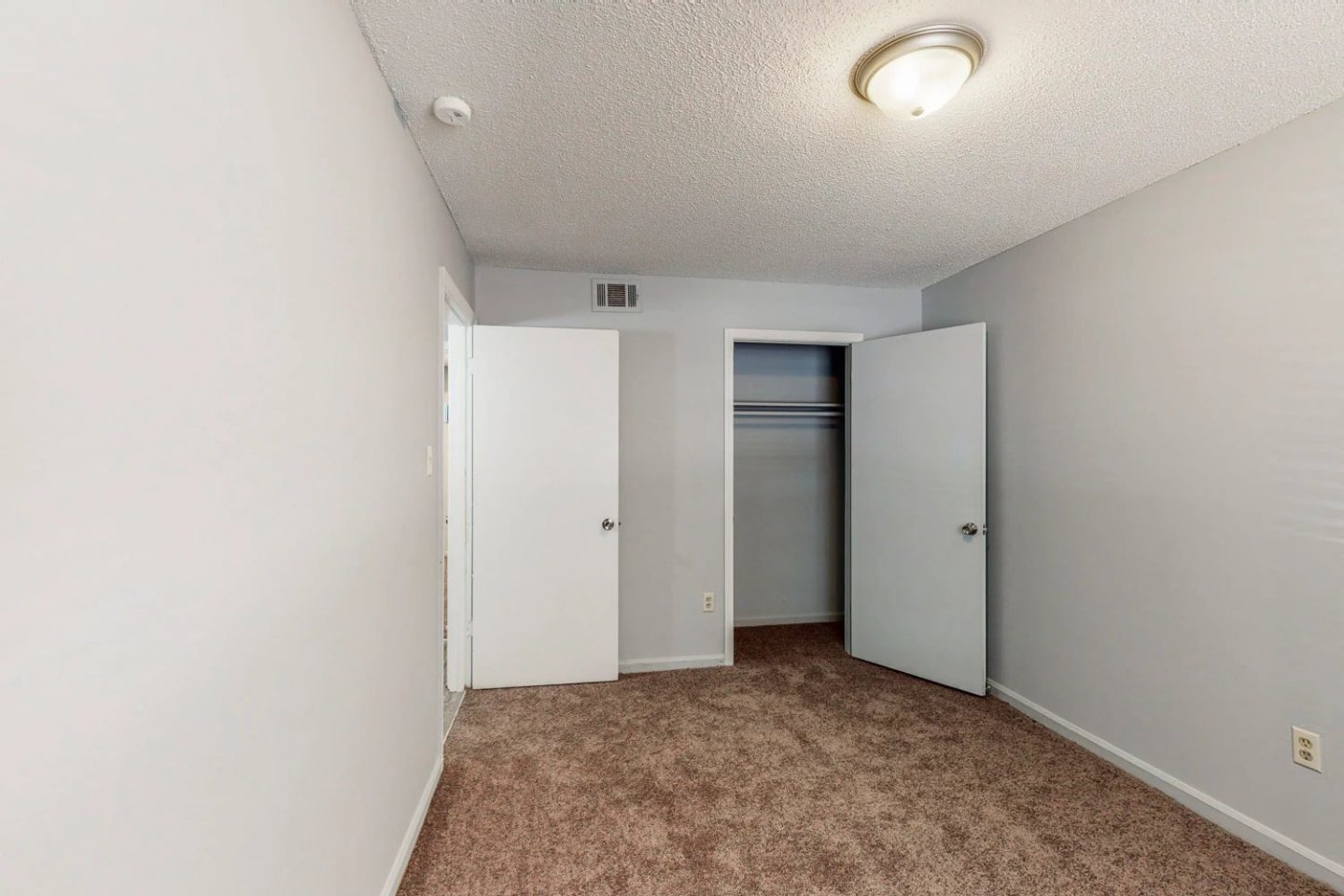 Luxe at Raleigh Apartments Image 17