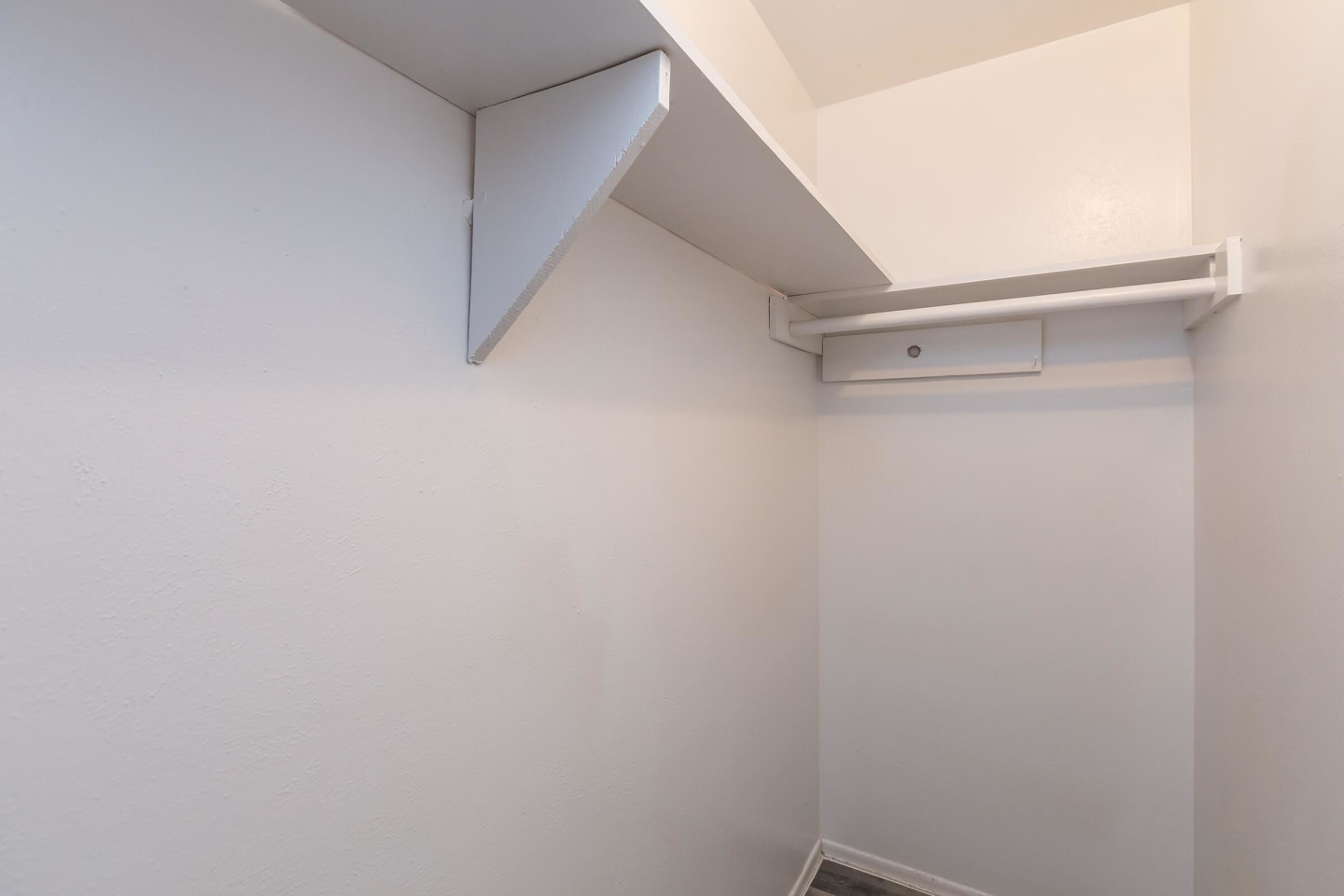 Brigadoon Apartments Image 10