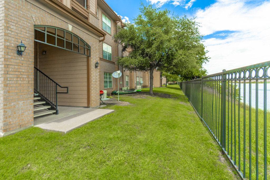 Blue Lake Villas II Image 34