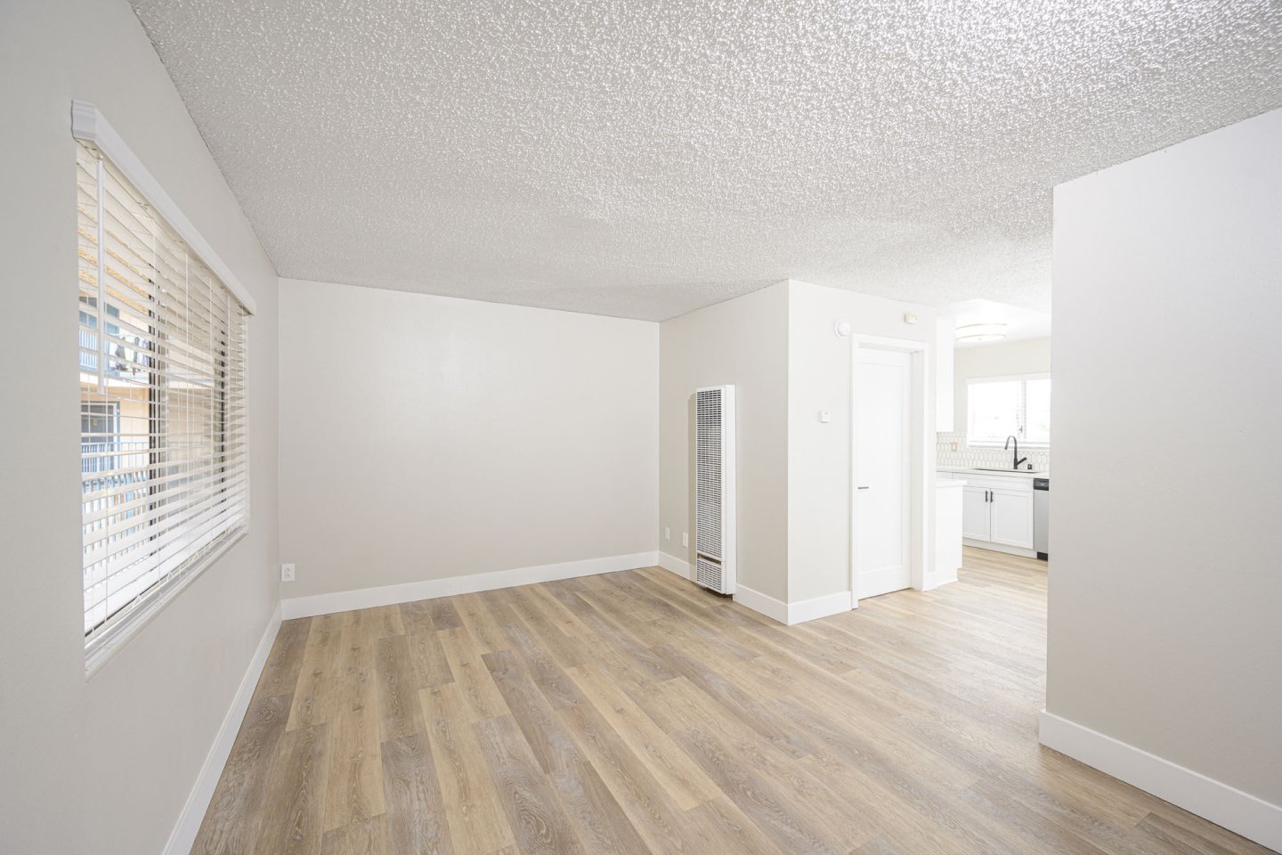 535 North Hobart Apartments Image 3