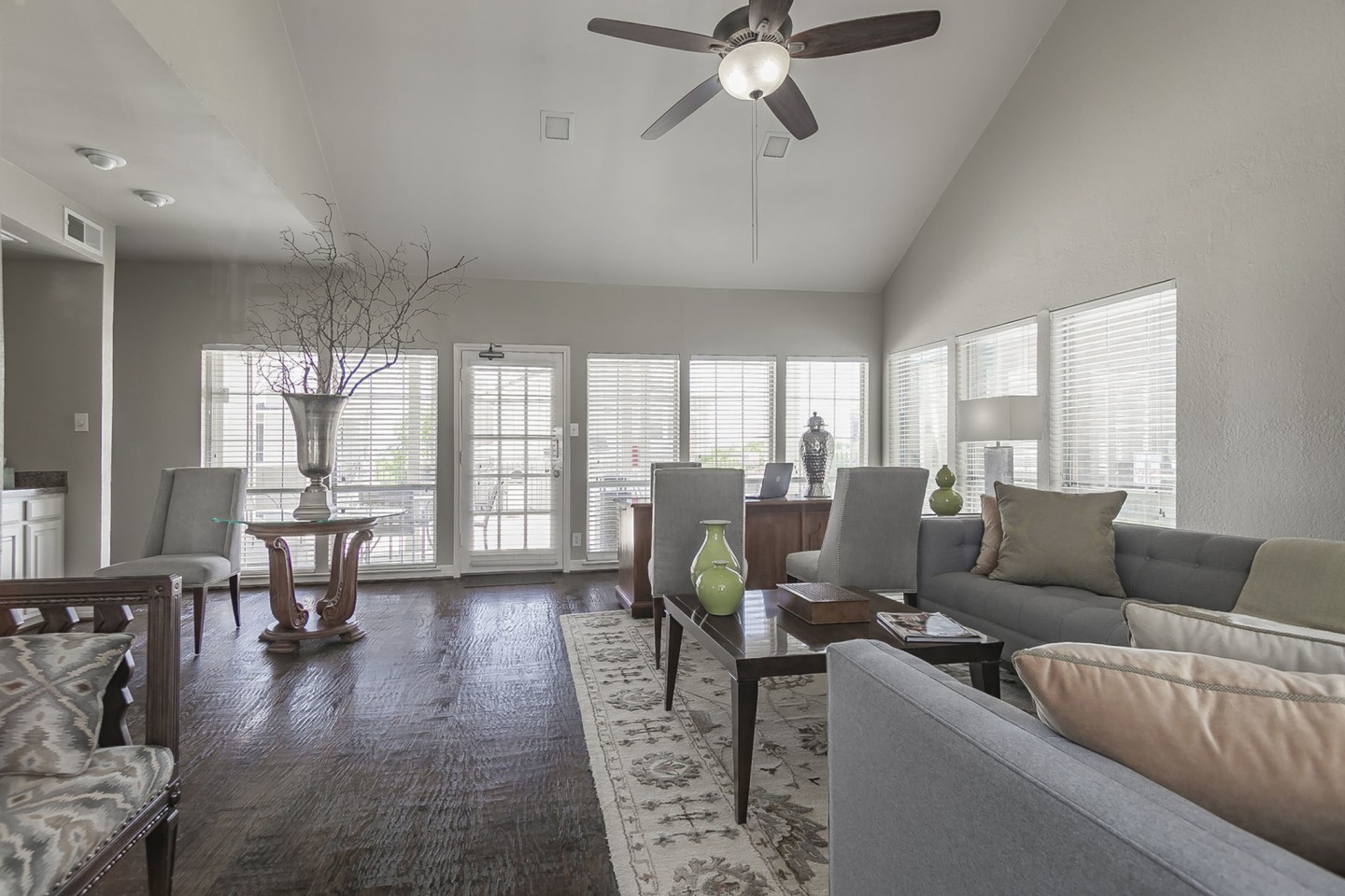 Broadmoor Villa Image 4
