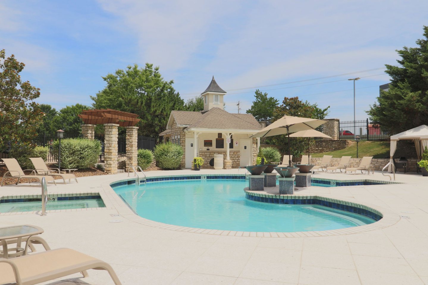 Stone Manor Image 38