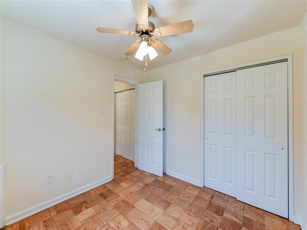 Alpha House Image 16