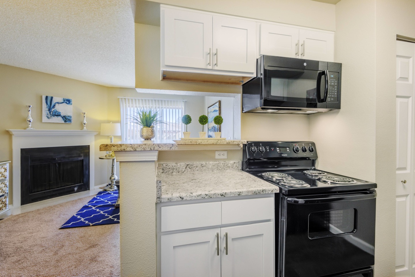 Bella Terra at City Center Apartments Image 3