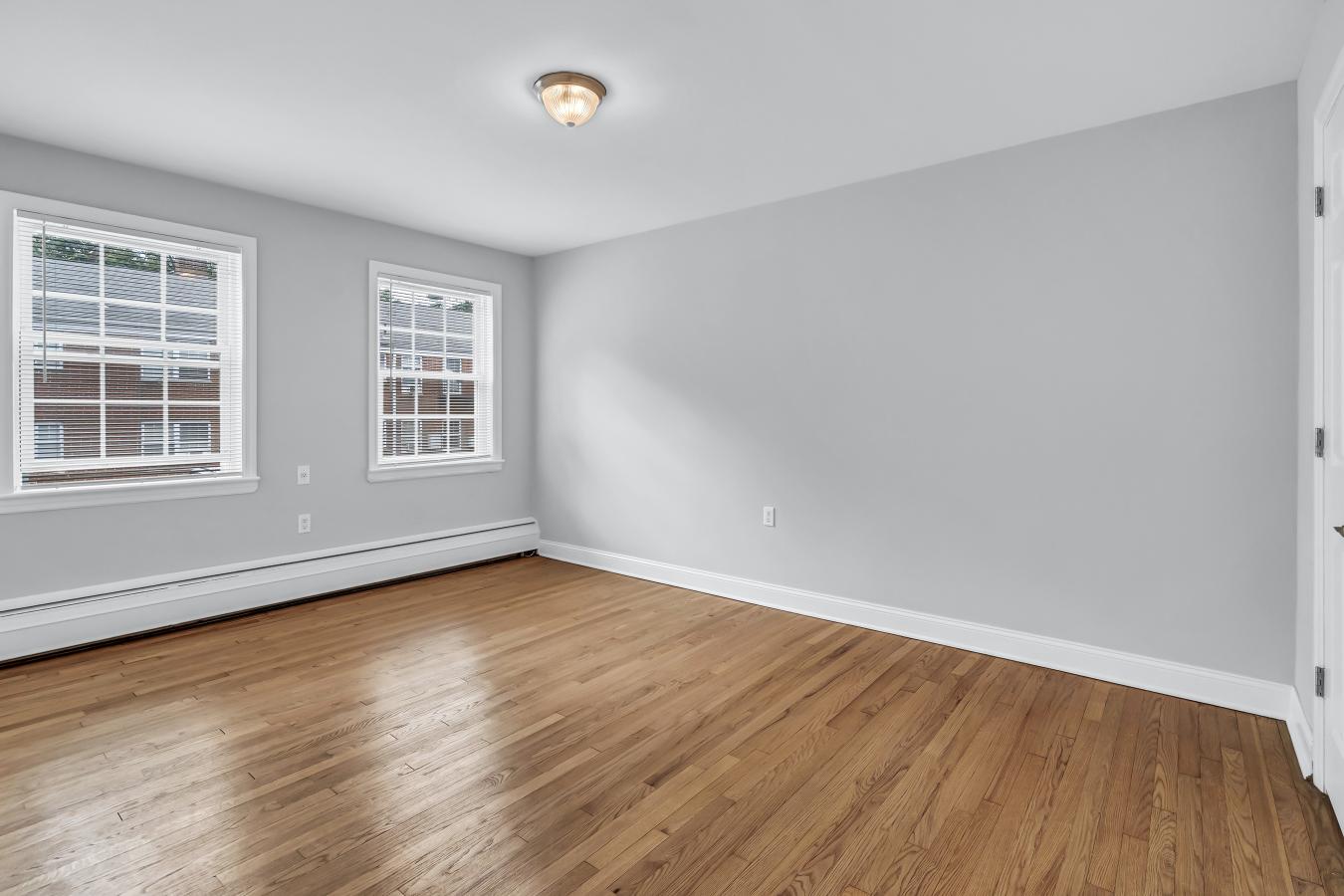 Verona Plaza Apartments Image 8