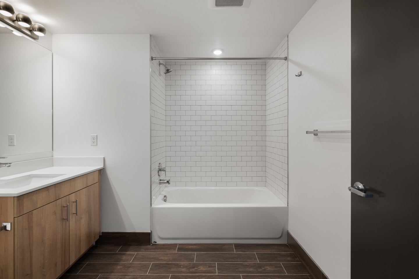 Elevation 16 Image 24