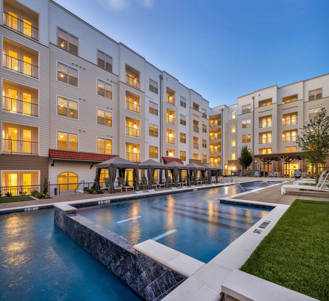 Ablon at Harbor Village Image 2