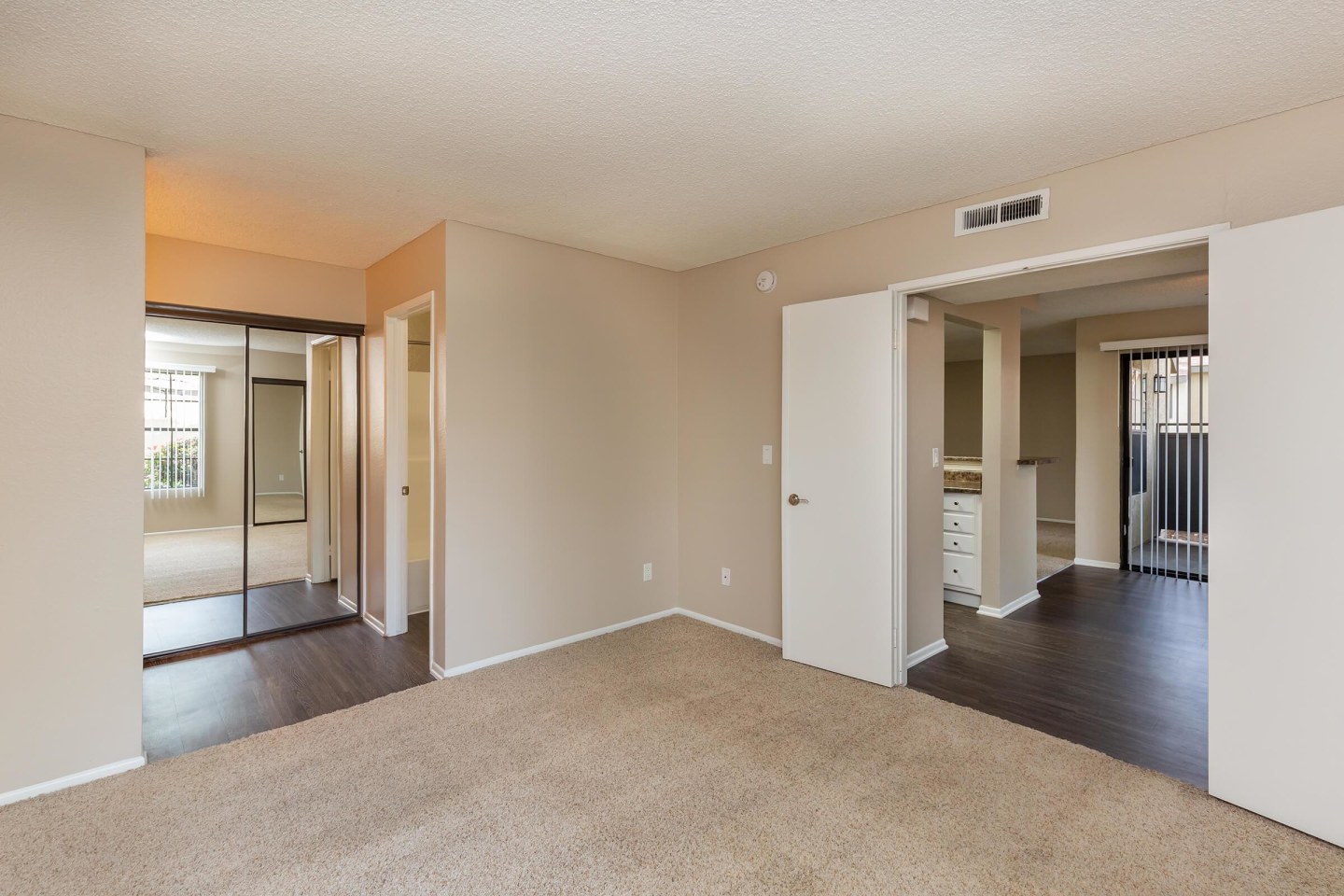 Oak Tree Court Image 33