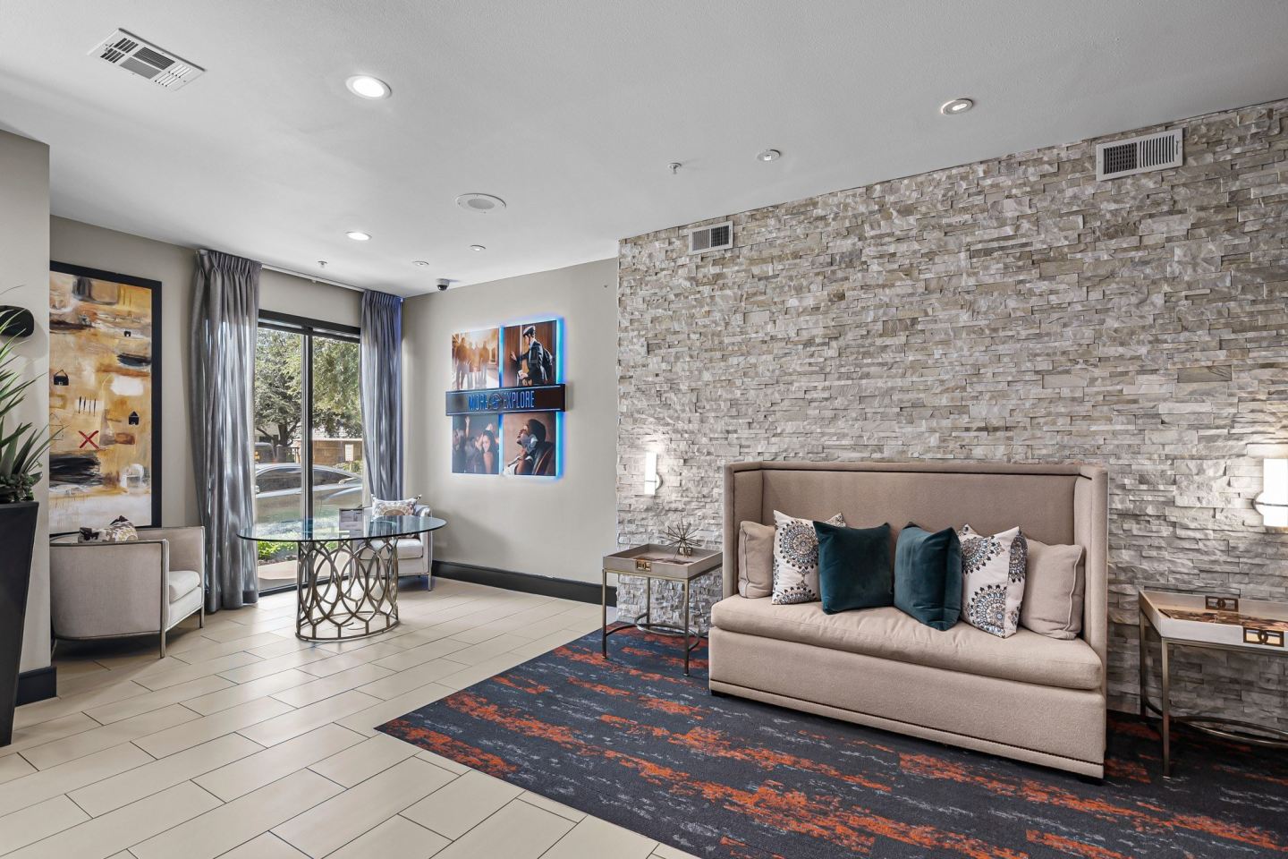 Ashton on West Dallas Image 6