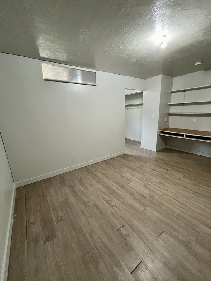 University Villa Apartments Image 21