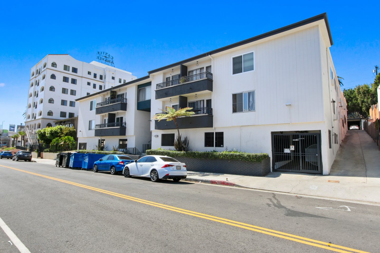 Hollywood Hills Apartments Image 28