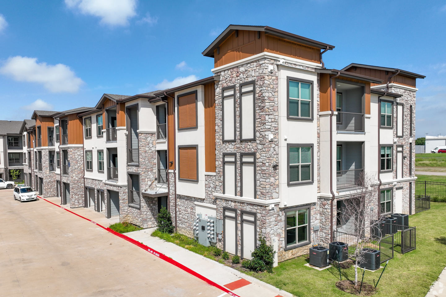 Creekside at Grand Prairie Image 4