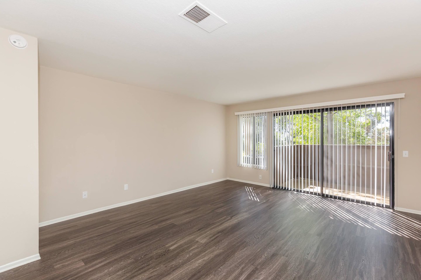 Emerald Court Apartment Homes Image 10
