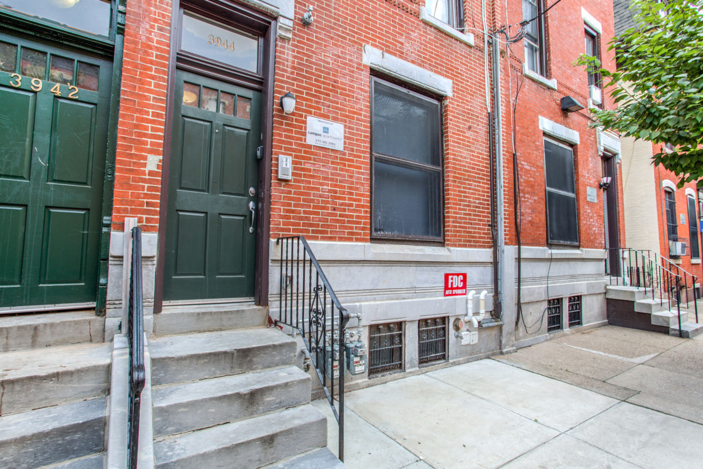 3944 Pine St Image 1