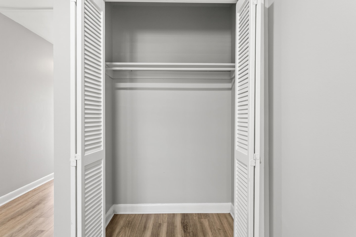 Meadowview Apartments and Townhomes Image 23