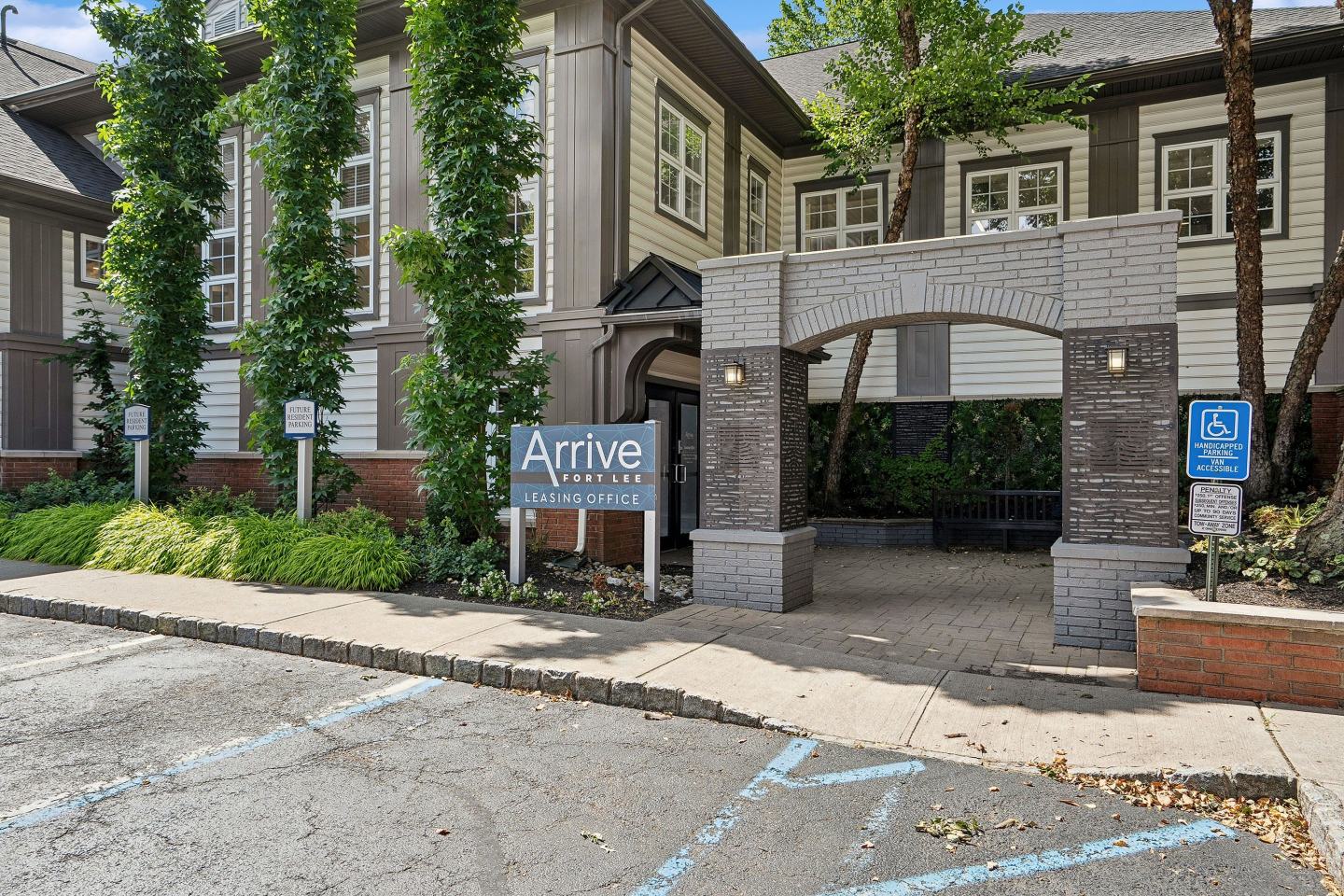 Arrive Fort Lee Image 32