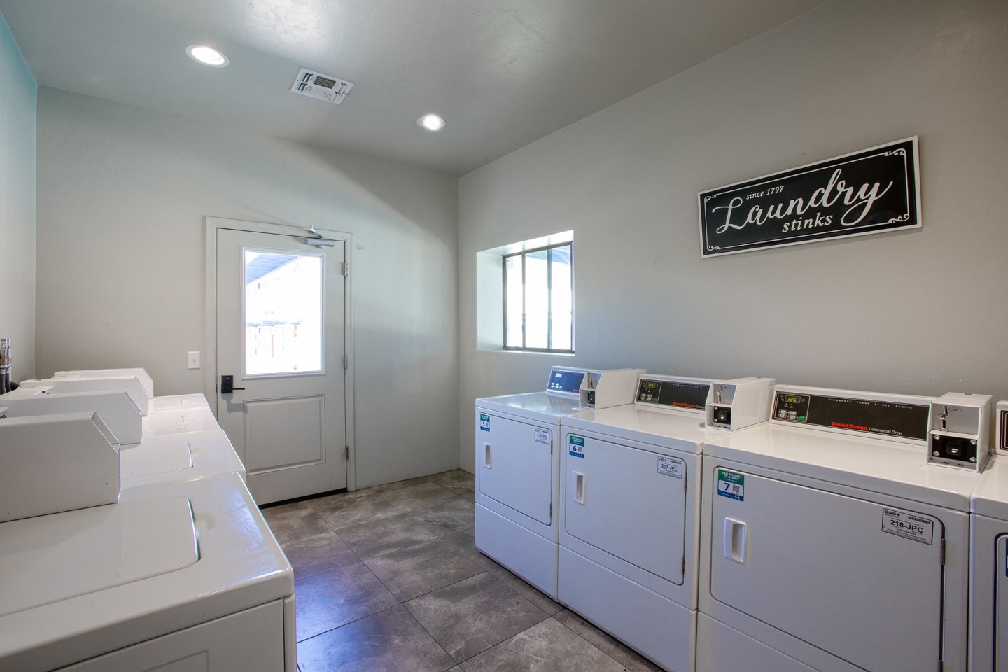 University Manor Apartments Image 19