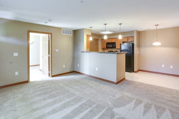 Deer Lakes Apartments Image 9