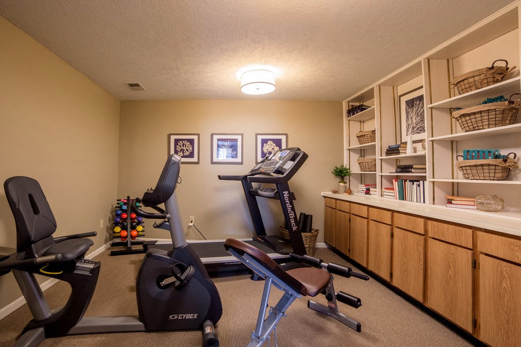 Shady Oak Village - Senior Living Apartments Image 12