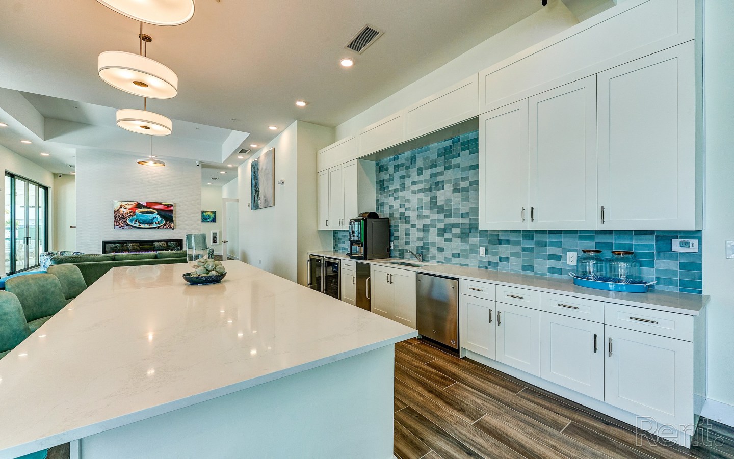 Imperial Crossing Luxury Apartment Homes Image 4