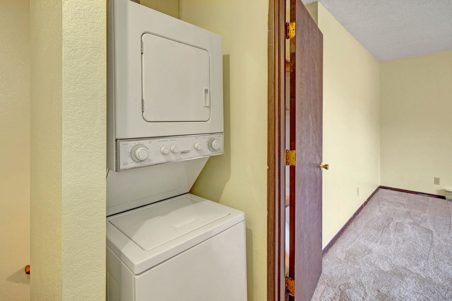 Brighton Woods Apartment Homes Image 6