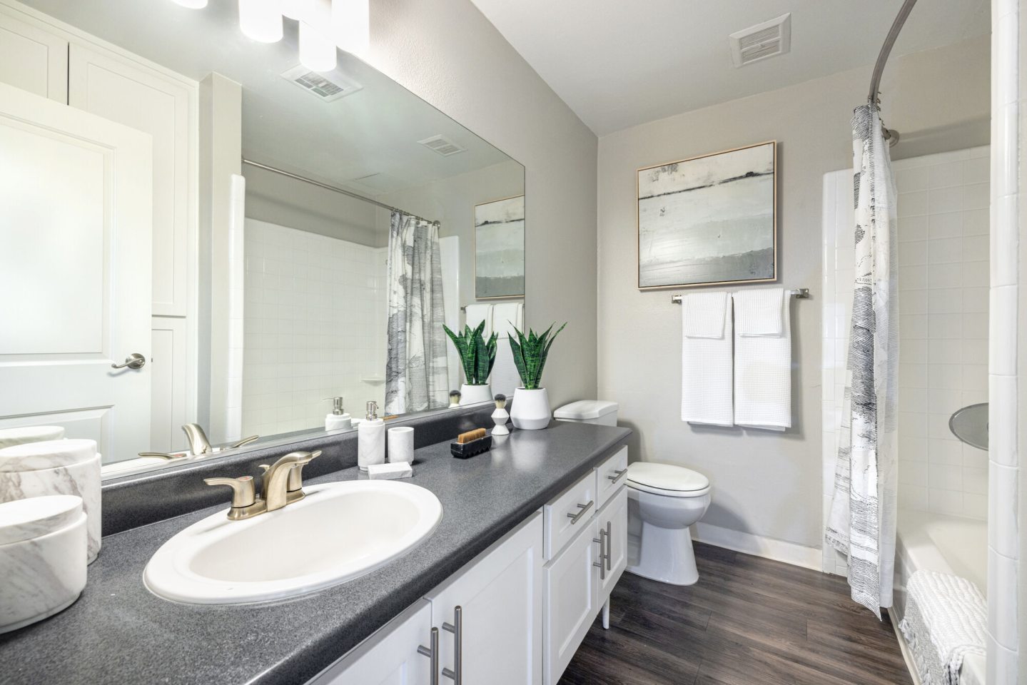 1200 Riverside Image 17
