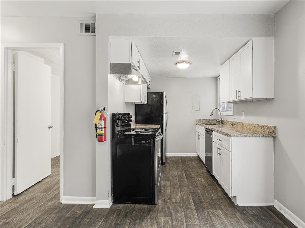 Pinewood Townhomes Image 4