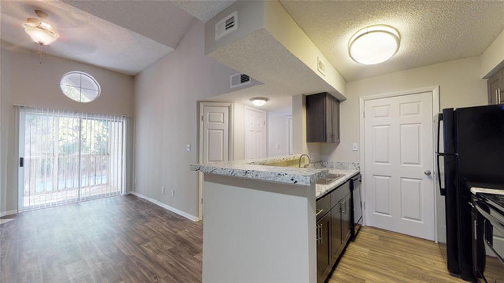Hub at 934 Apartments Image 18
