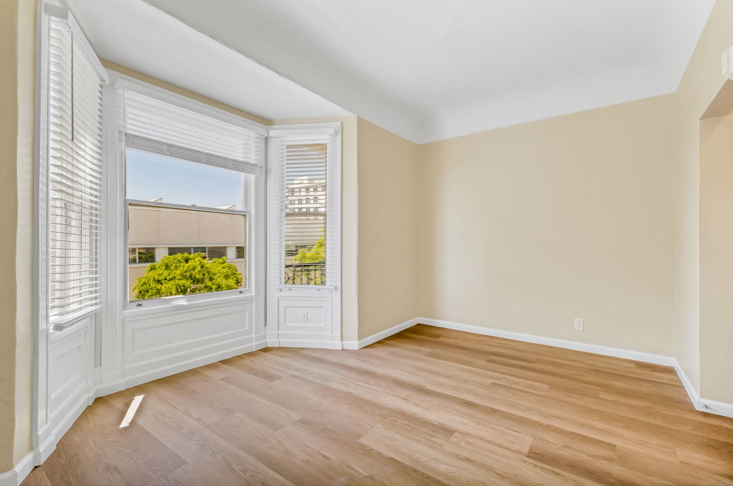 2023 FOLSOM Street Image 11