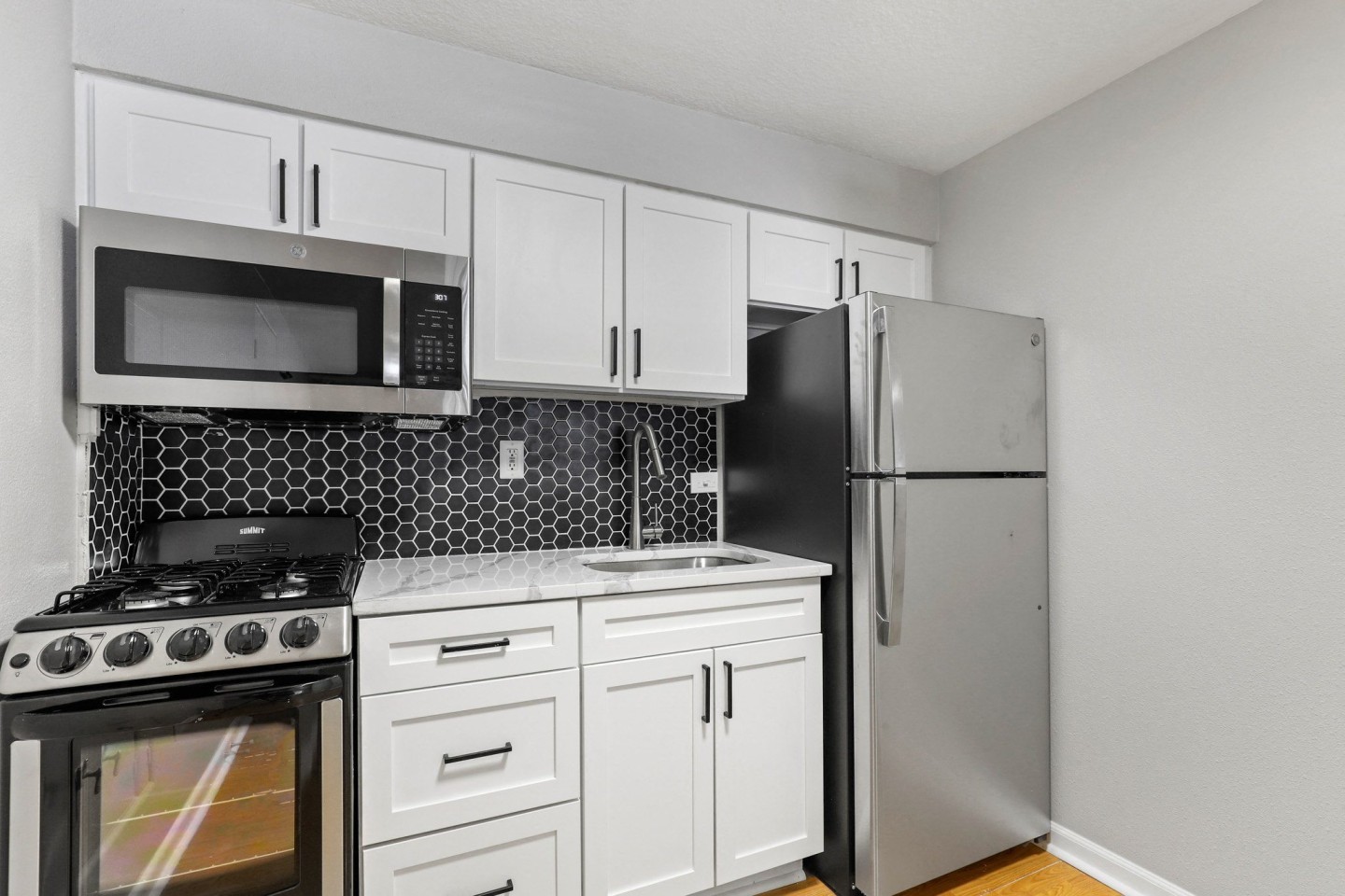 1355 Pearl Image 2