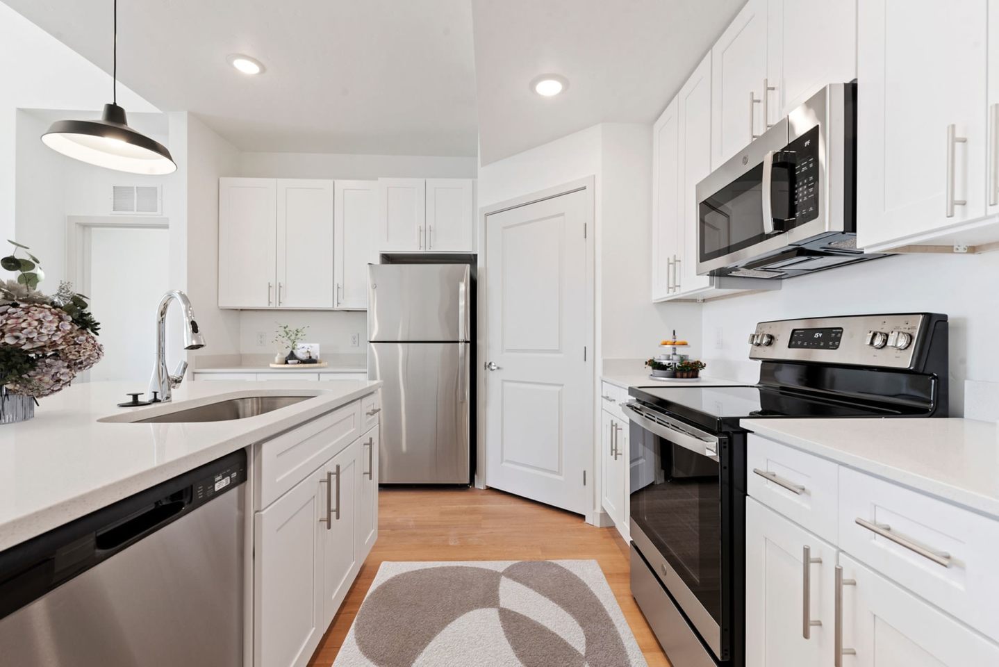 The Station Apartments at Gateway Image 8