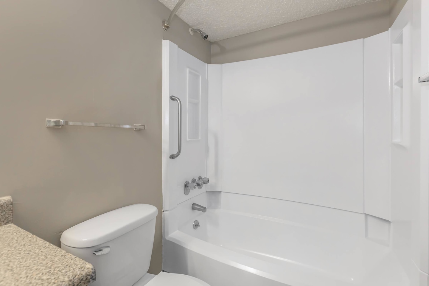 Hickory View Image 22