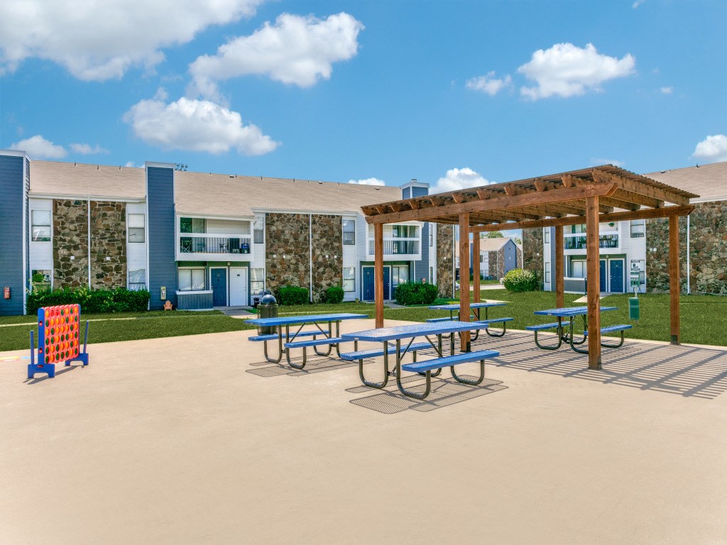 16Ten East Image 9