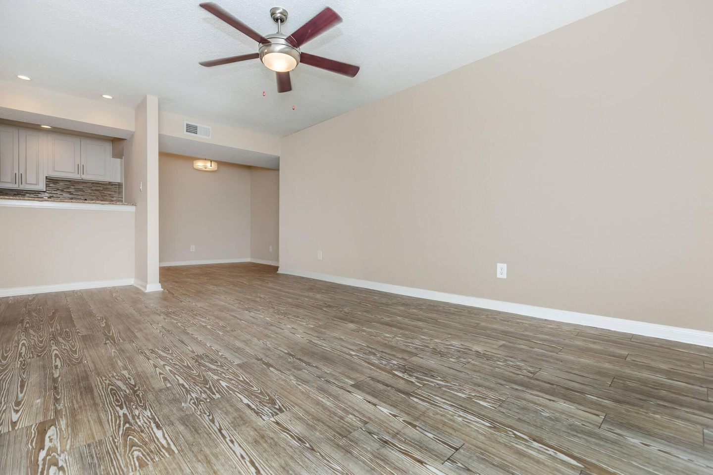 Montabella at Oak Forest Apartments Image 31