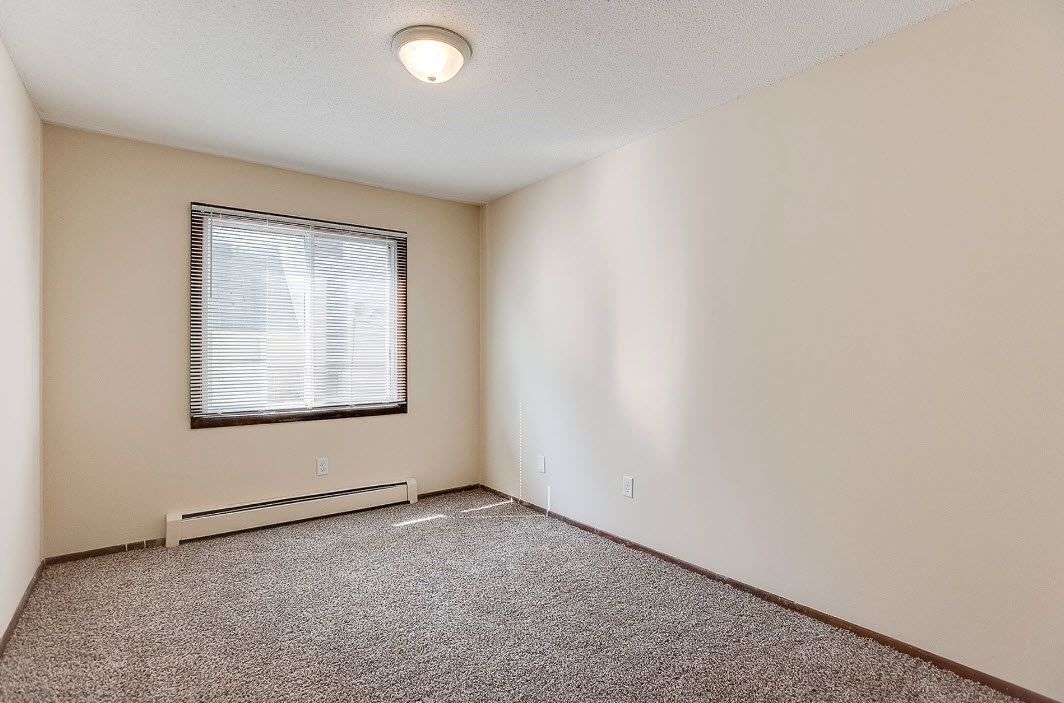 3016 Grand Avenue S Image 7