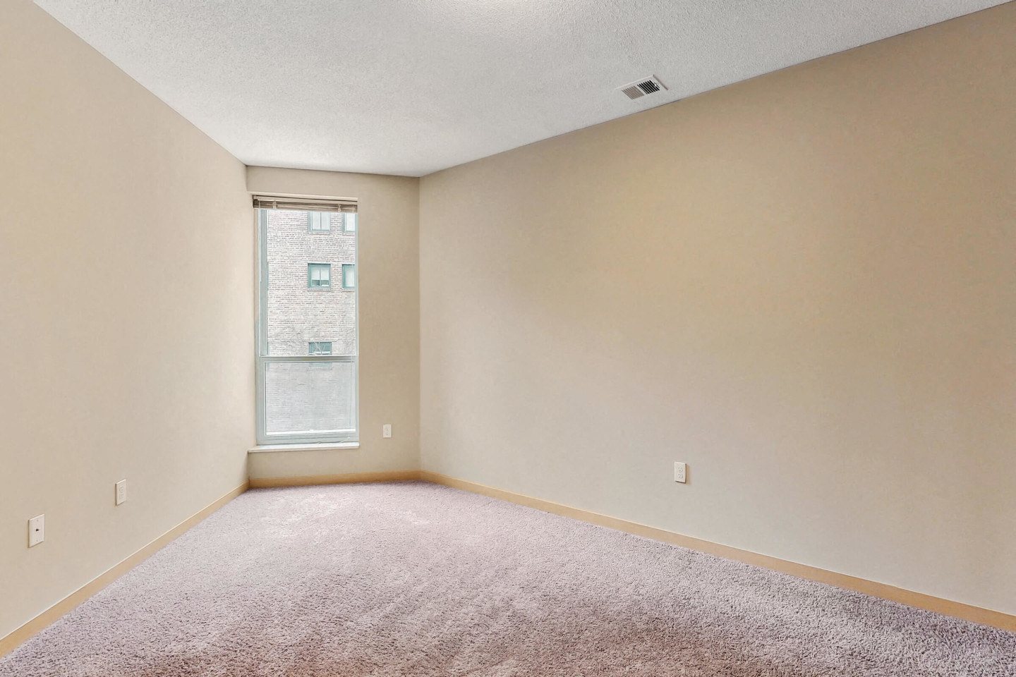 L14 Flats Image 7
