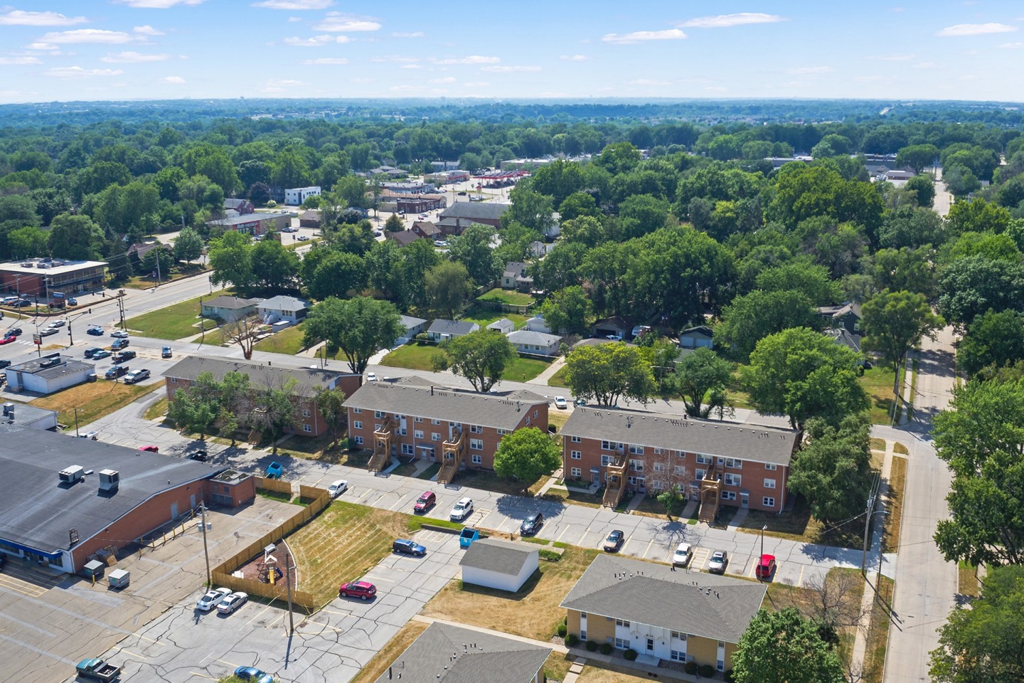 Plaza Manor Image 12