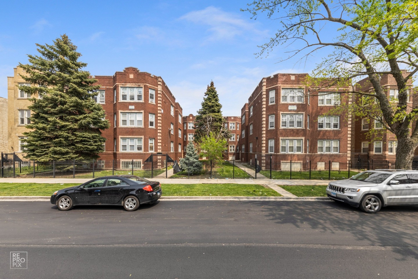 1117 N Lawler Ave Image 3