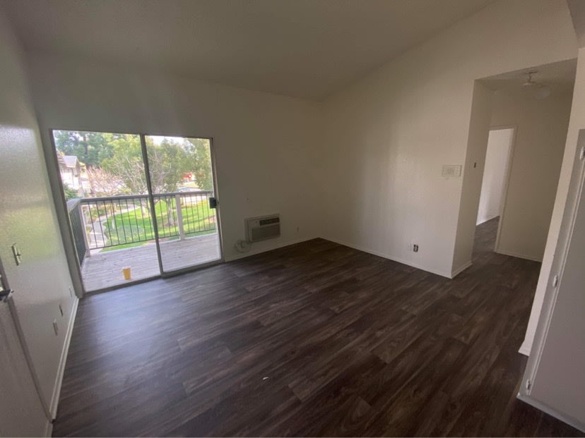 55+ Active Adult Apartment Homes - Sunnyside Senior Apartments Image 9