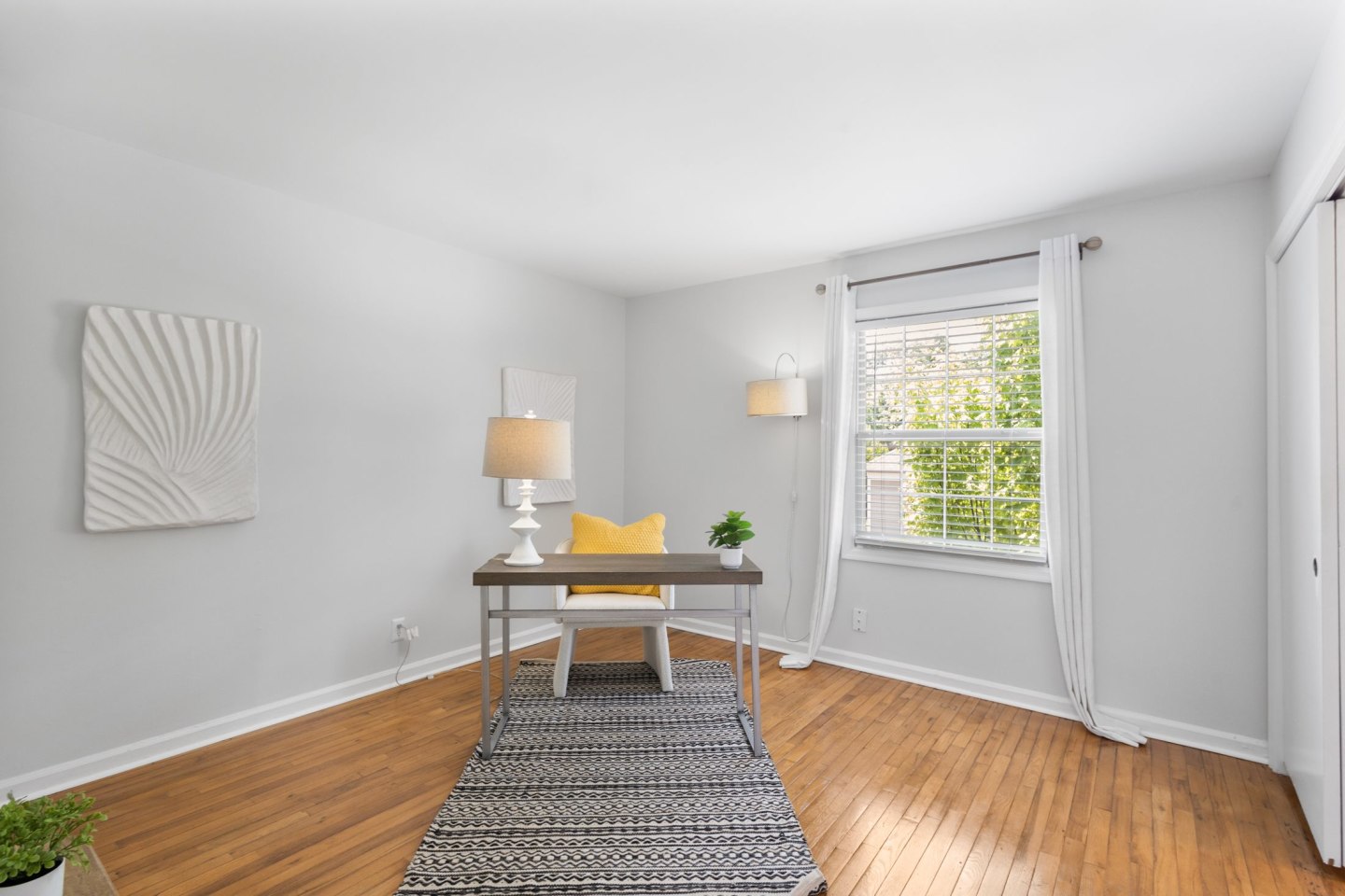 Monon Living Image 16