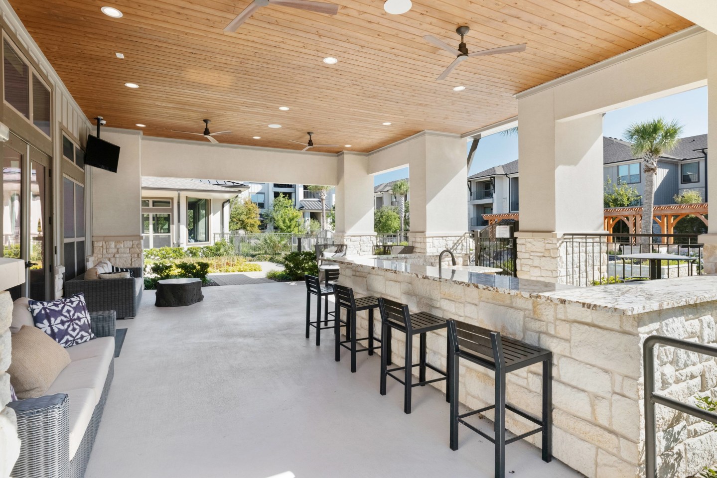 Los Robles Apartments Image 9