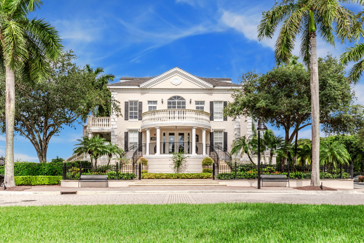 The Charleston at Boca Raton Apartments Image 2