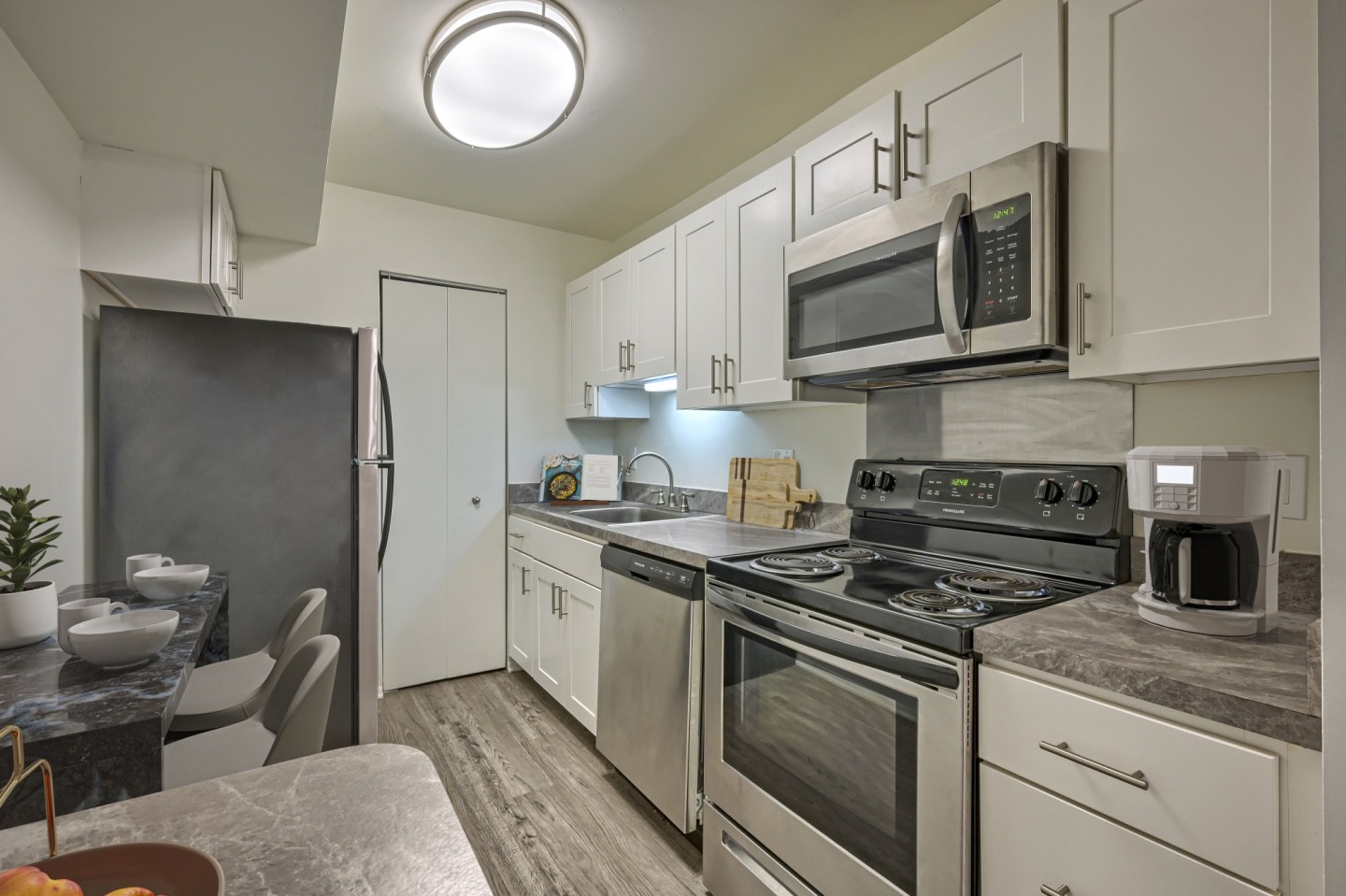 Oakview Estates Image 1