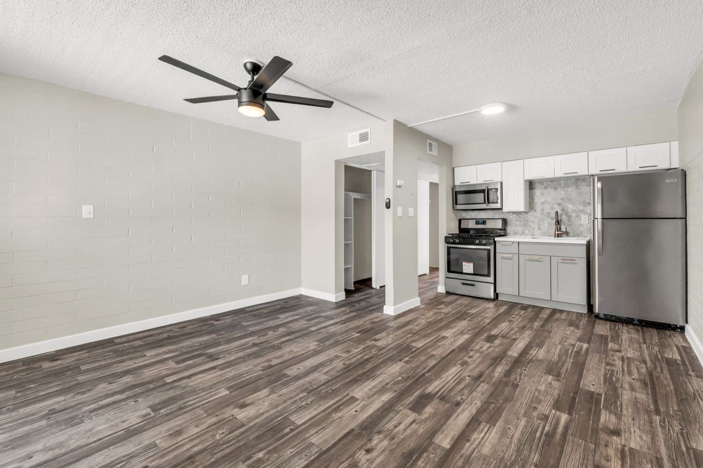 The Elton Apartment Homes Image 10